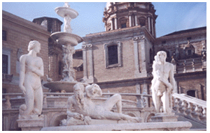 Statues in Piazza Pretoria.