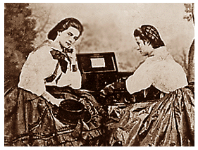 Maria Sophia (left) and Mathilde.