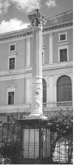 Memorial to civilian war dead.